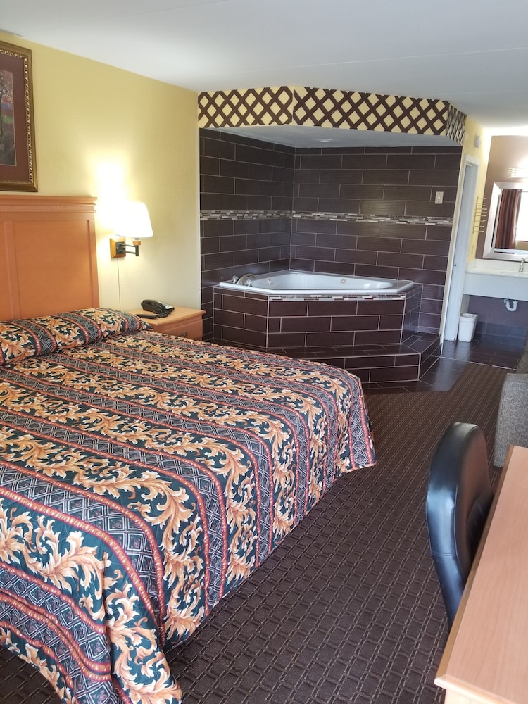Premier Room, 1 King Bed, Non Smoking, Jetted Tub photo 2