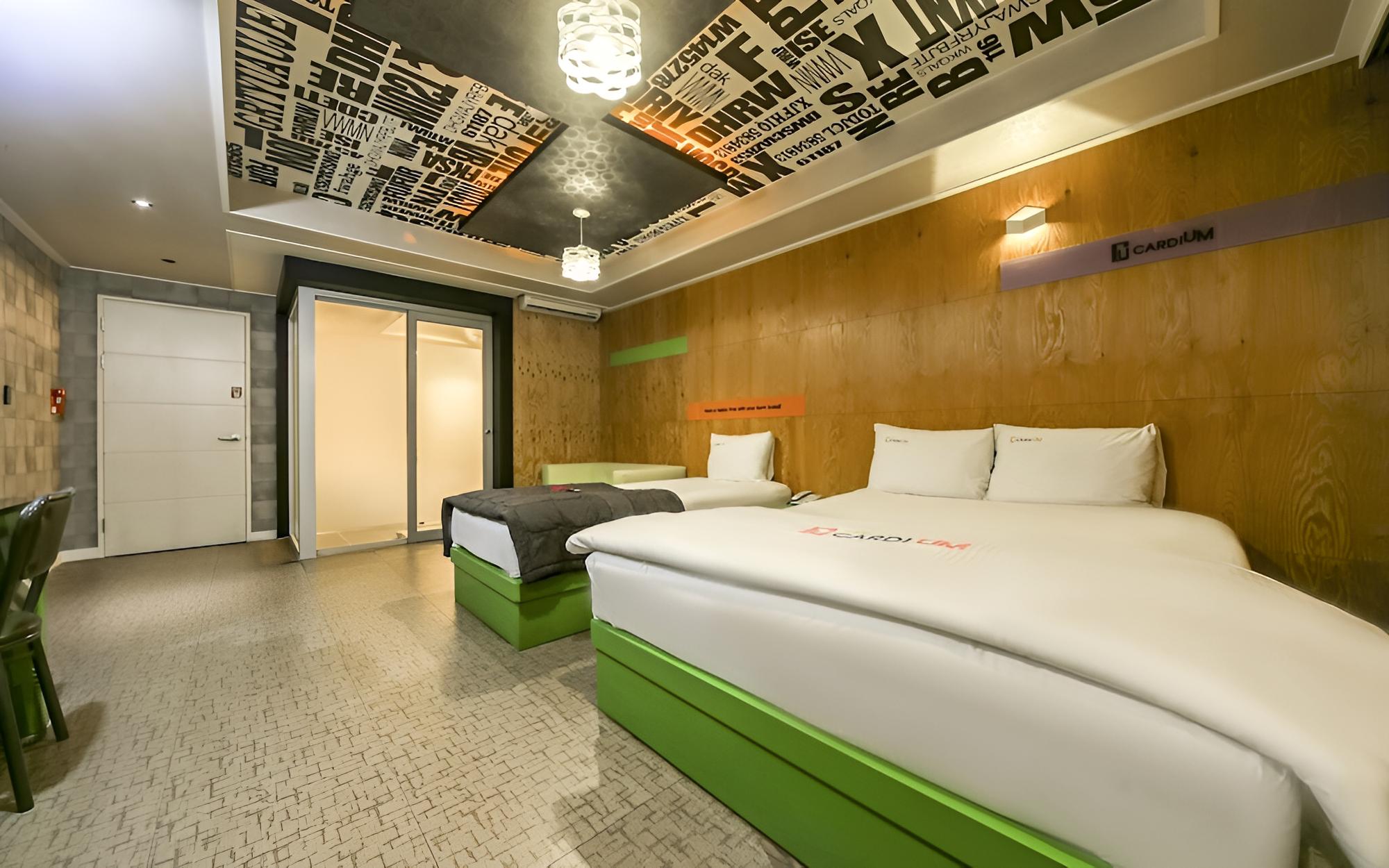 Room (Deluxe twin) - Photo 8