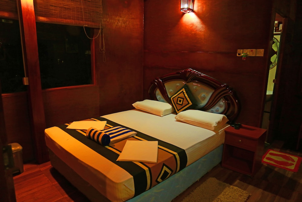 Deluxe Tree House, 1 King Bed, River View photo 1