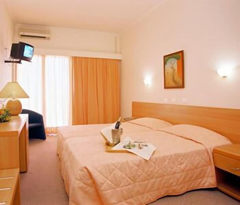 Single Room, Partial Sea View