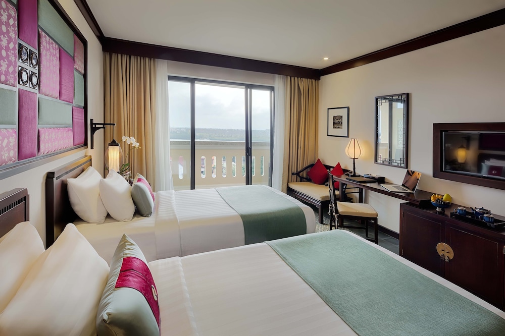 Family Room, 2 Queen Beds, Balcony, Partial Ocean View (Quadruple) - Photo 4