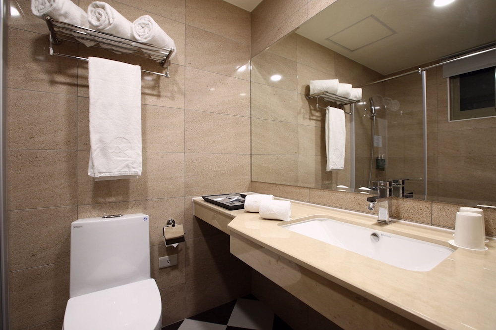 Elite Quadruple Room photo 3