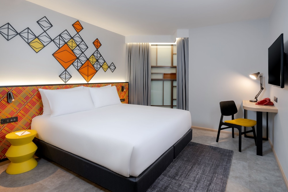 Premium Room, 1 King Bed photo 1