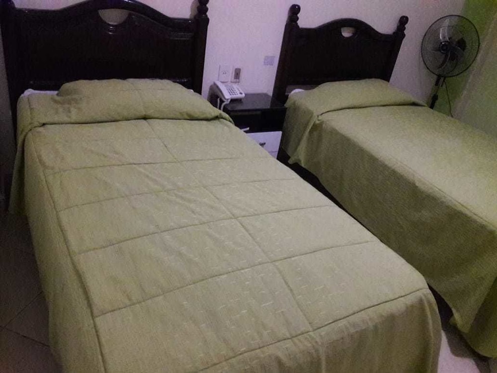 Standard Triple Room, 1 Bedroom, Non Smoking photo 3