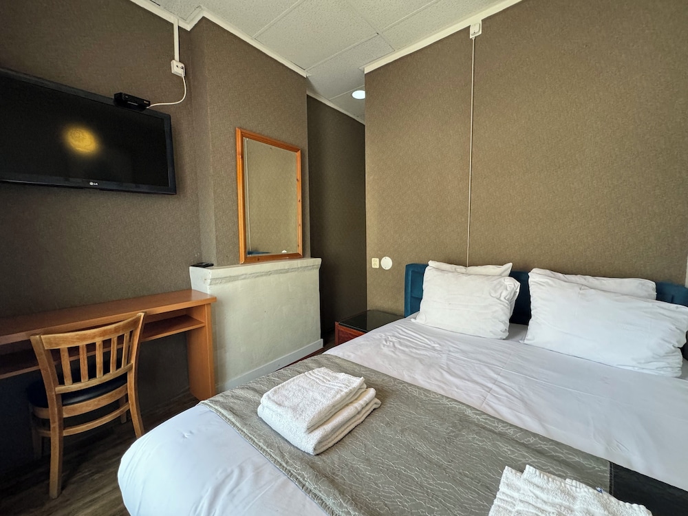Double Room, 1 Double Bed (Double Room, Balcony) photo 1