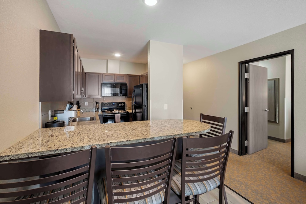 Suite, 2 Queen Beds, Non Smoking, Kitchen - Photo 6