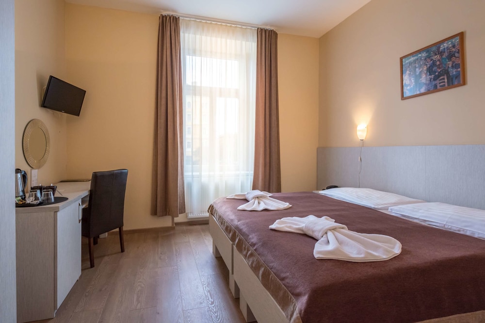 Double or Twin Room photo 2