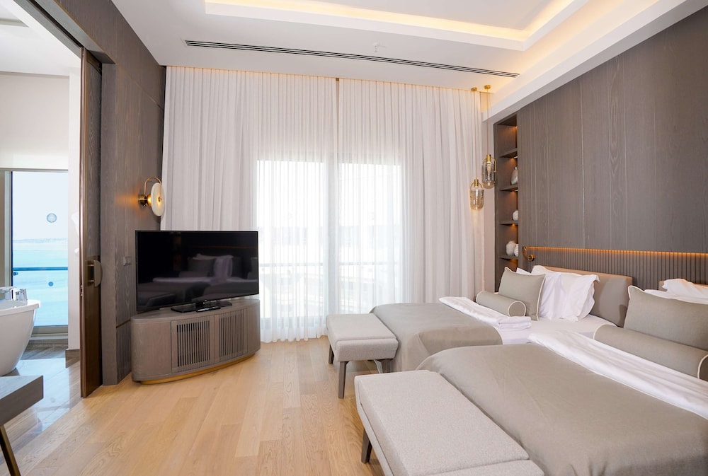 Panorama Suite (Urban Chic Lounge Access)