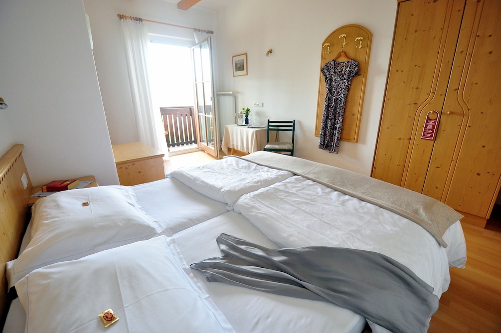 Double Room, Balcony, Valley View