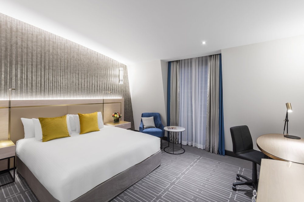Deluxe Balcony Room - Photo 2