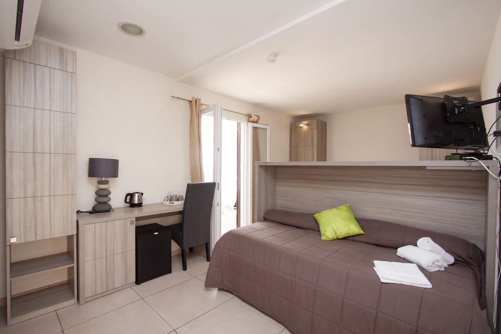 Quadruple Room photo 3