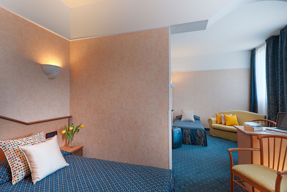 Junior Room photo 2