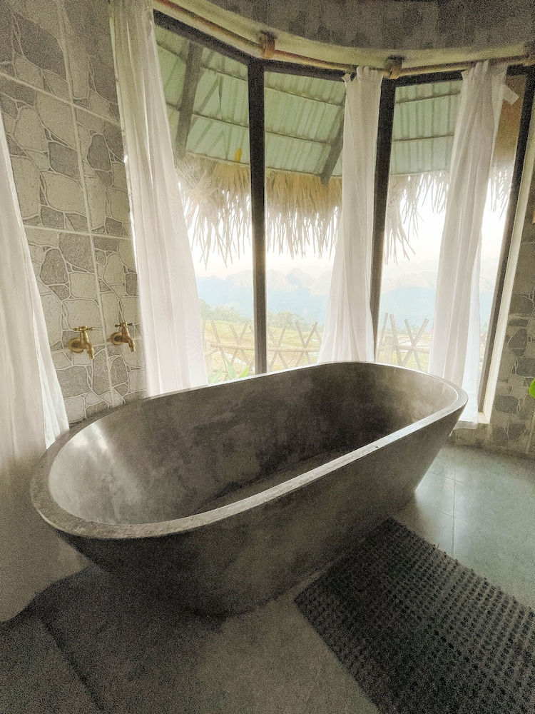 Premium Suite, Multiple Beds, Balcony, Garden View photo 2