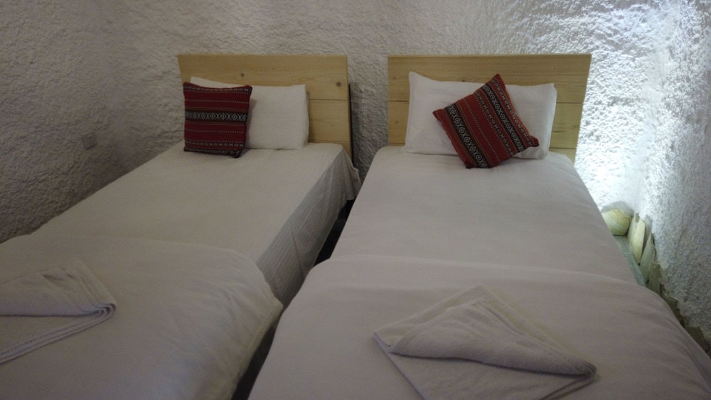 Standard Triple Room - Photo 3