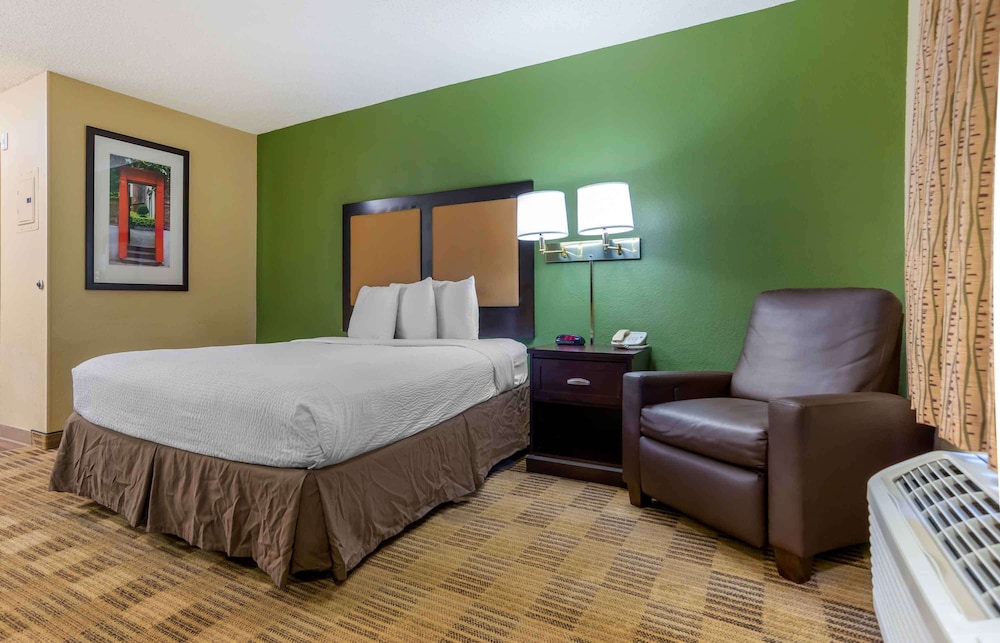 Studio, 1 Queen Bed, Non Smoking - Photo 1