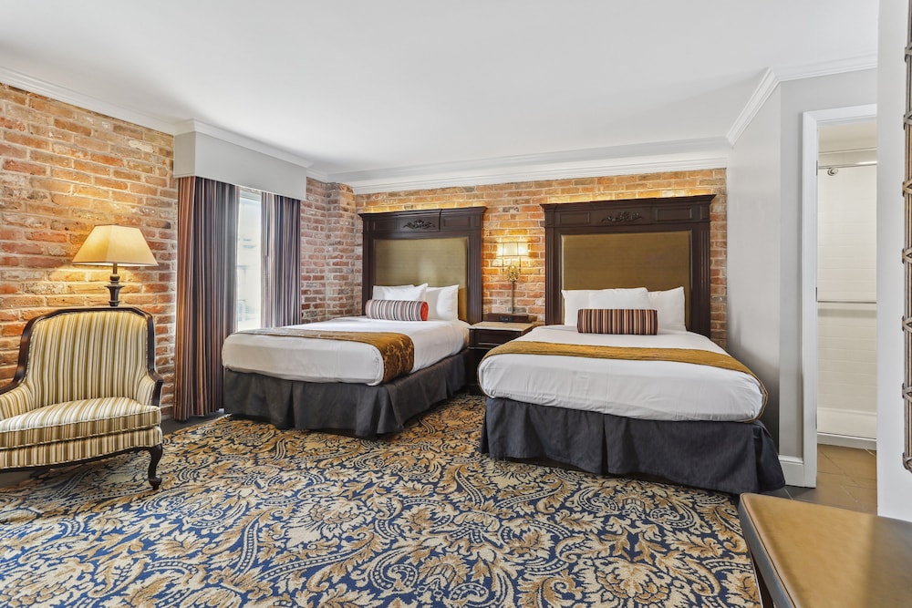 Deluxe Room, 2 Queen Beds photo 1