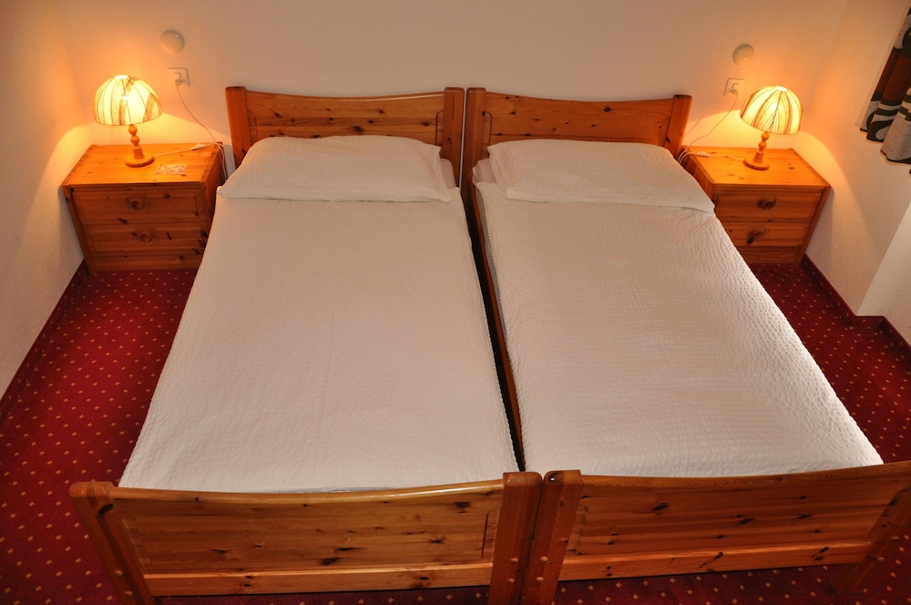 Chalet (Eiger) thumbnail 5