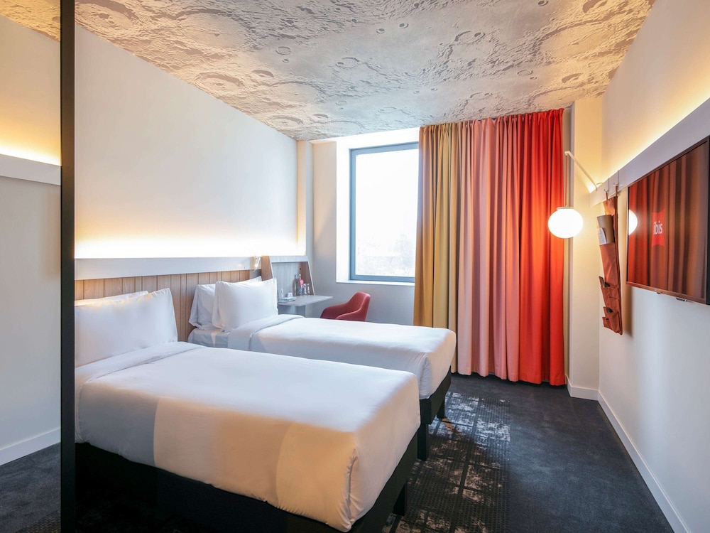 Standard Room, 2 Twin Beds - Photo 9