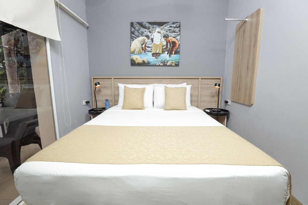 Deluxe Studio Suite