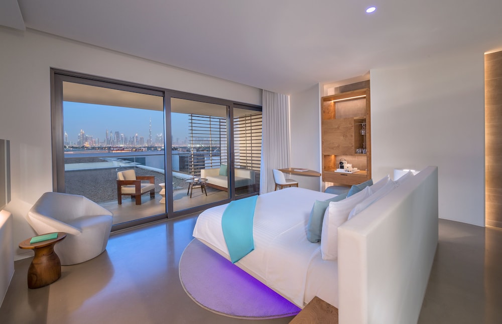 Covet Room Skyline View King