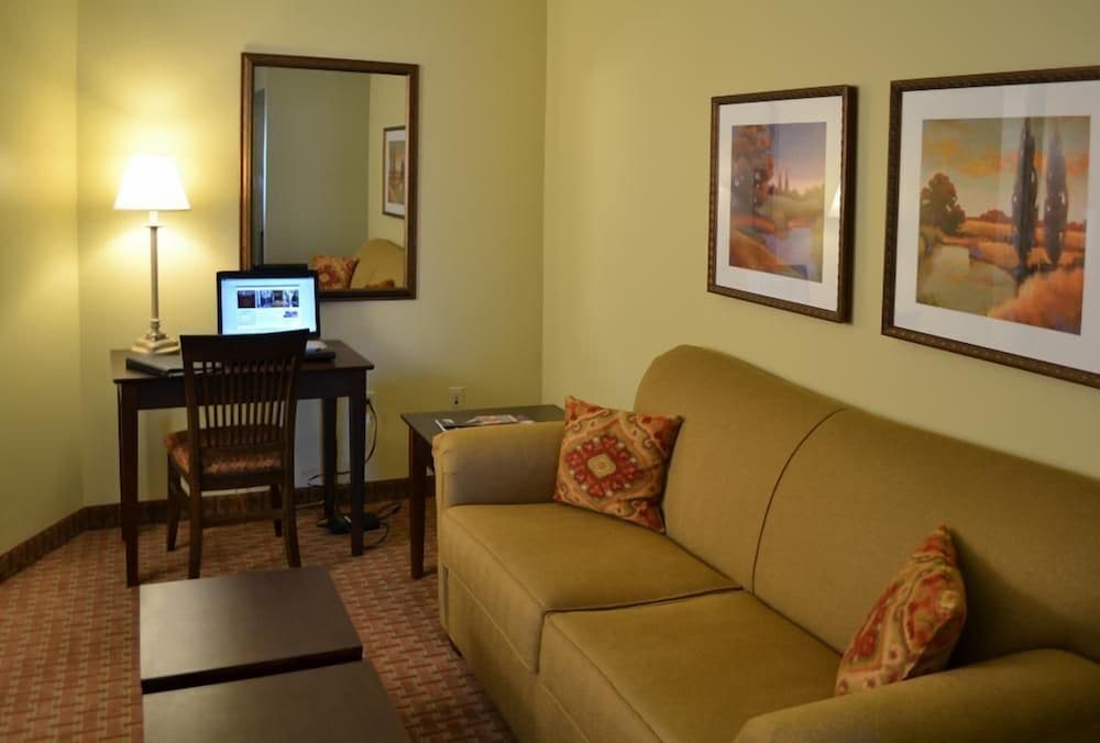 Suite, Multiple Beds, Non Smoking - Photo 1