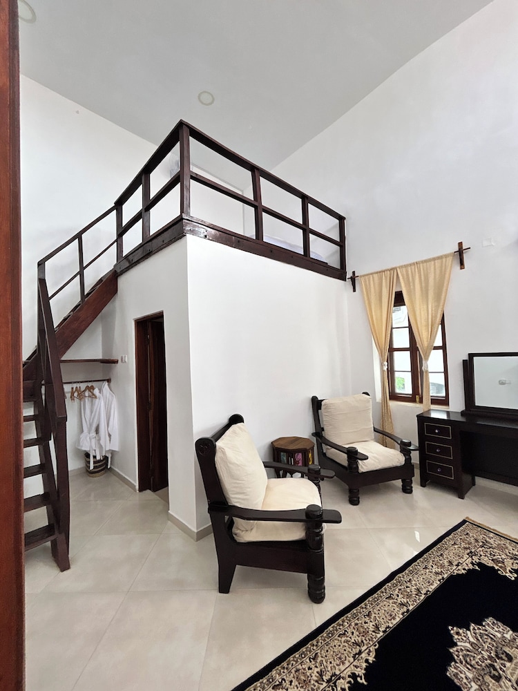 Deluxe Suite, City View, Mezzanine