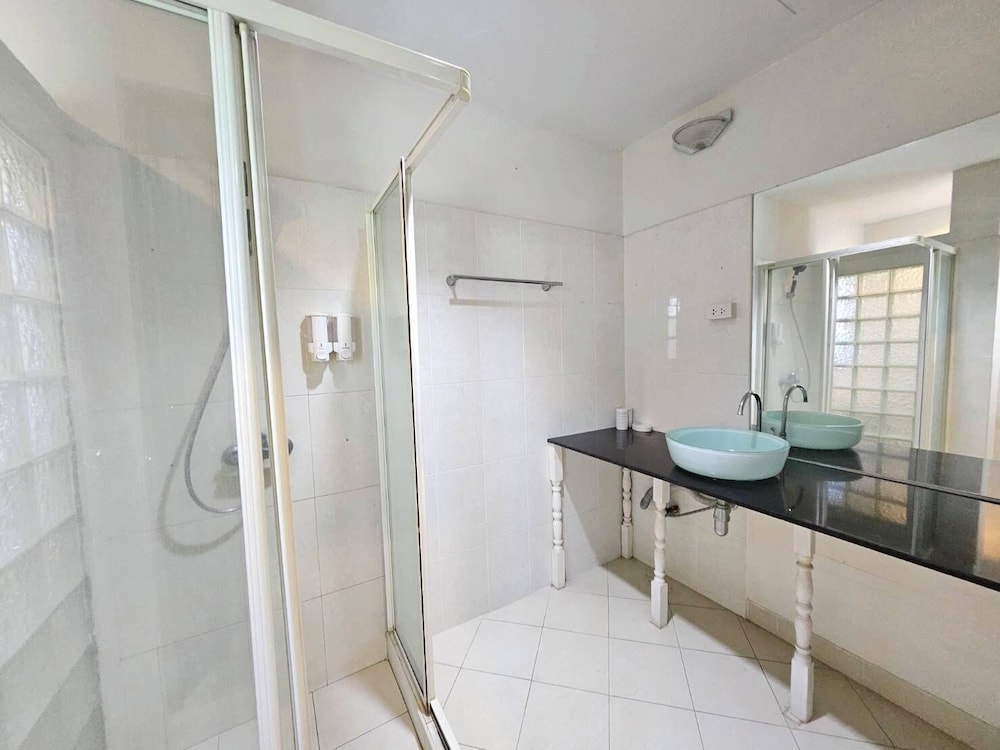 Deluxe Twin Room - Photo 6