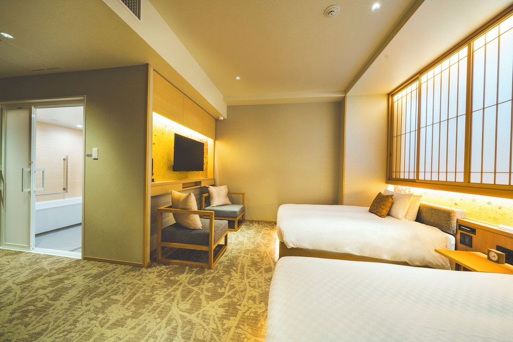 Superior Twin Room, Non Smoking (Accessible Room) - Photo 9