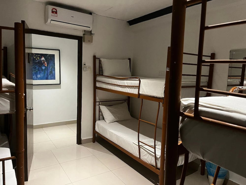 Shared Dormitory, Mixed Dorm