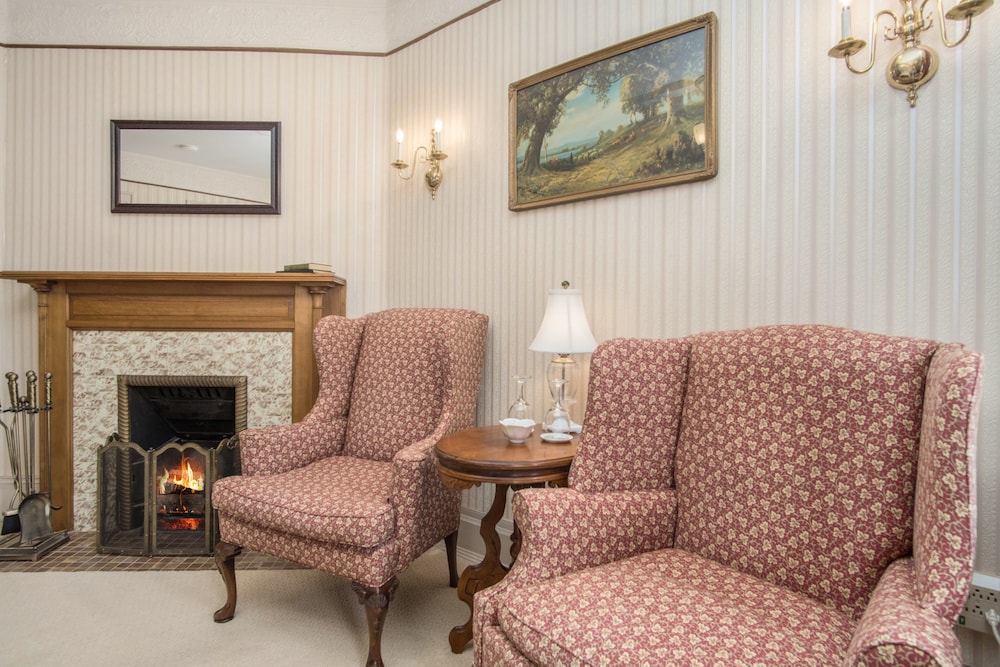 The Crosby Fireplace Room photo 3