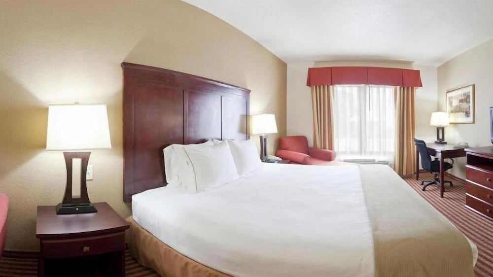 Standard Room, 1 King Bed - Photo 7