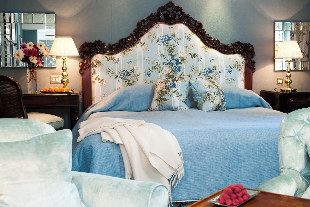 Classic Room, 1 King Bed photo 2