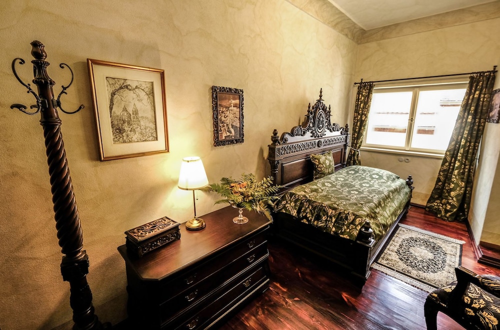 Single Room (  204)