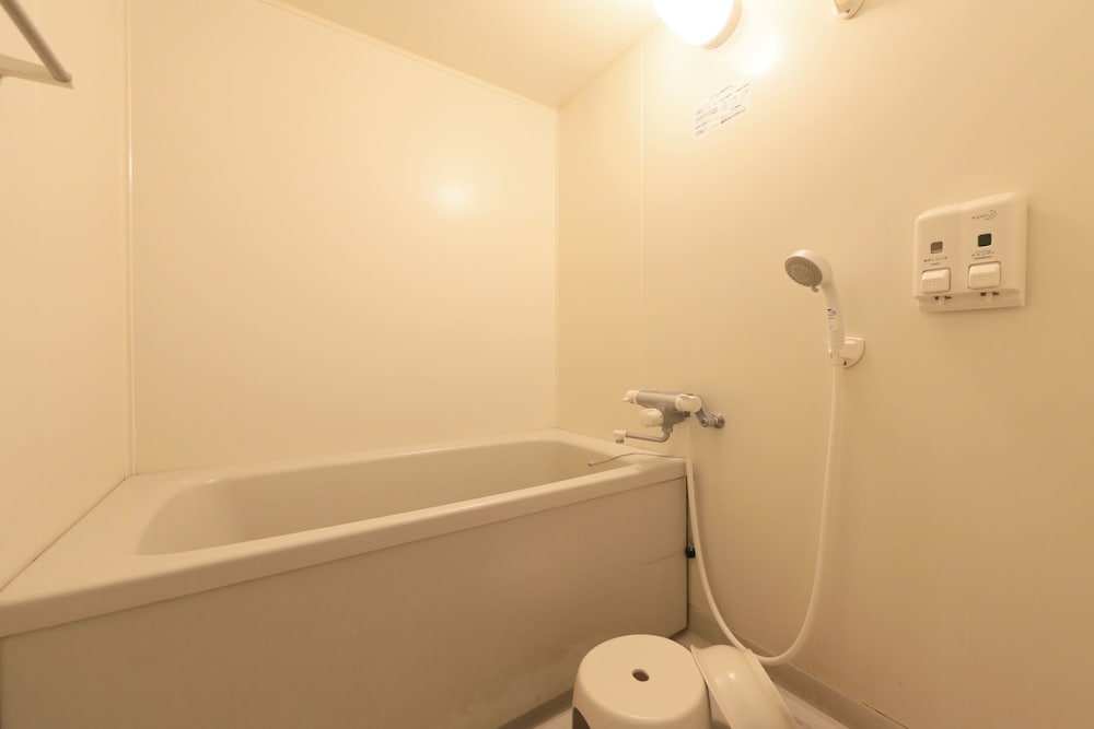 [Non-Smoking] Western Room (2 Beds+2 Sofa Beds)/Ocean View - Photo 9