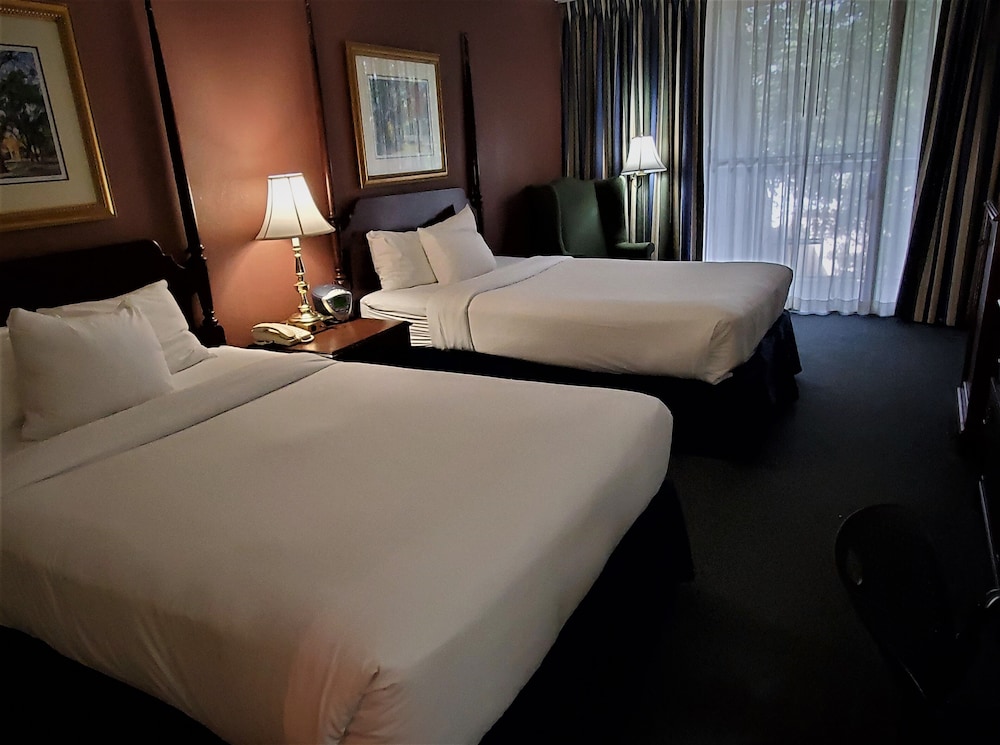 Signature Suite, Multiple Beds, Non Smoking (Parlor Suite, One-Bedroom) photo 3