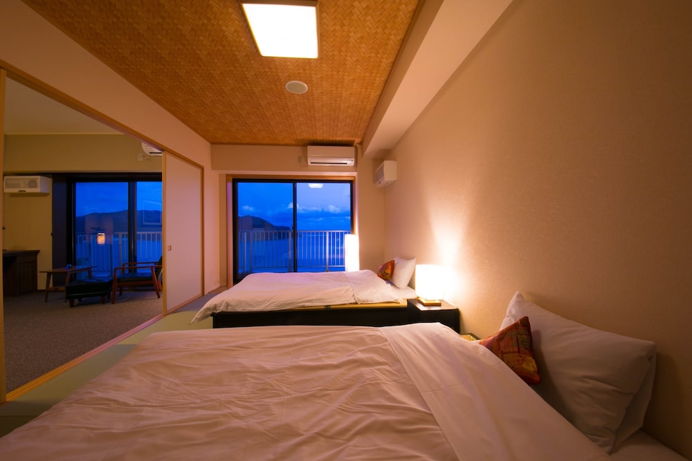Top Floor Premium Room - ocean front-, Non Smoking, Private Bathroom photo 3