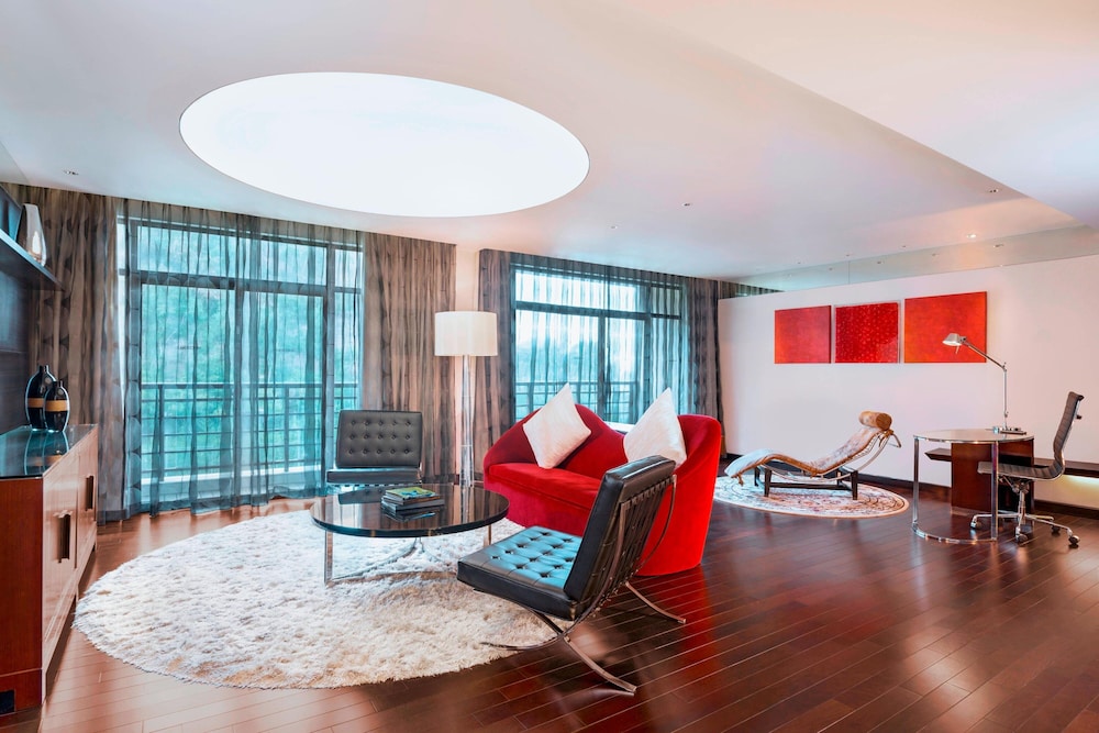 Club Suite, 1 Bedroom - Photo 1
