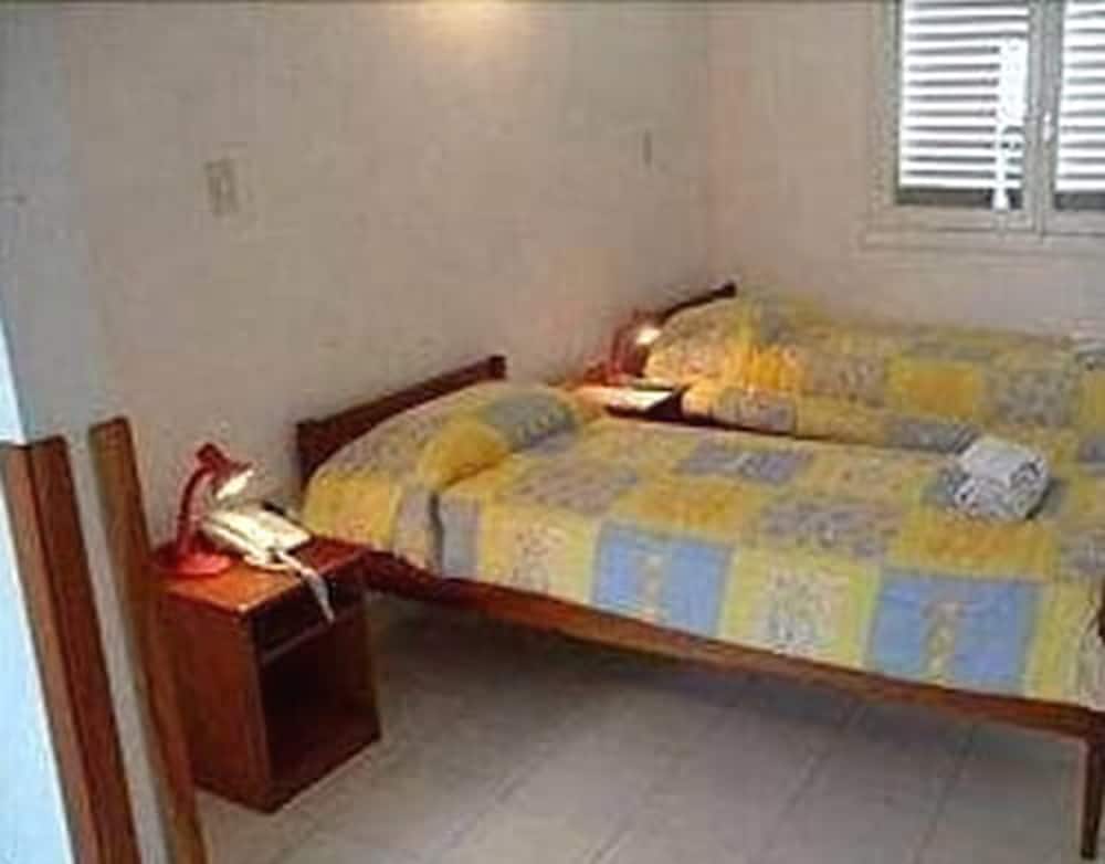 Twin Room - Photo 1