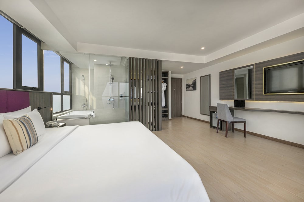 Executive Room, Balcony, Beach View