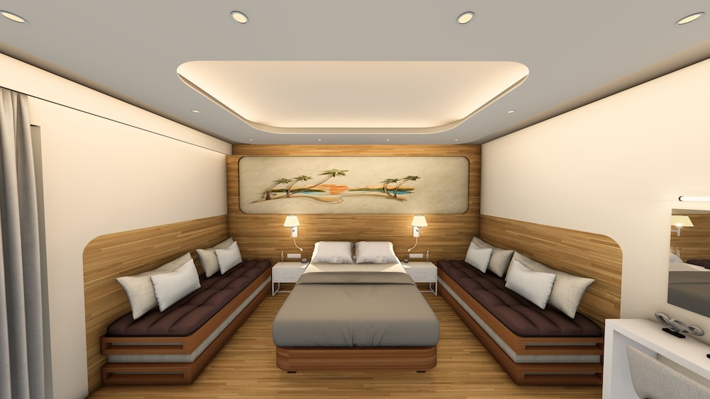 One Bedroom Quad Family Room