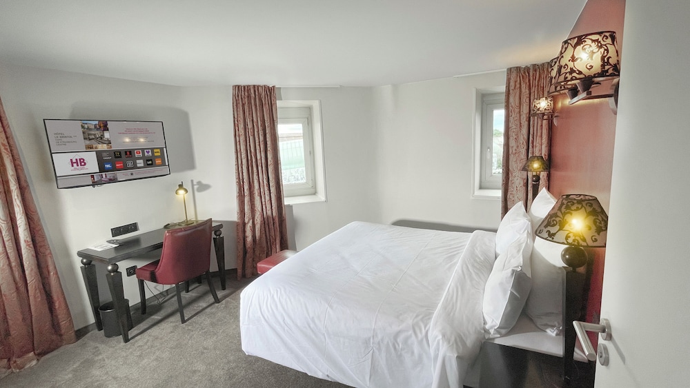 Chambre Double Supérieure Annexe 1 lit double ou 2 lits jumeaux
