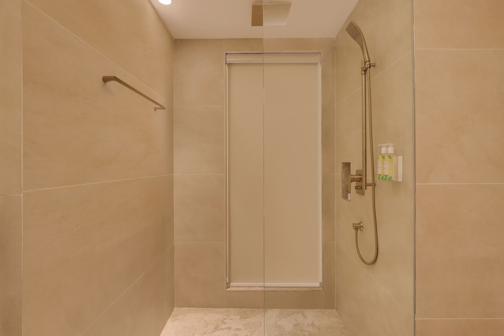 Executive Room - Photo 2