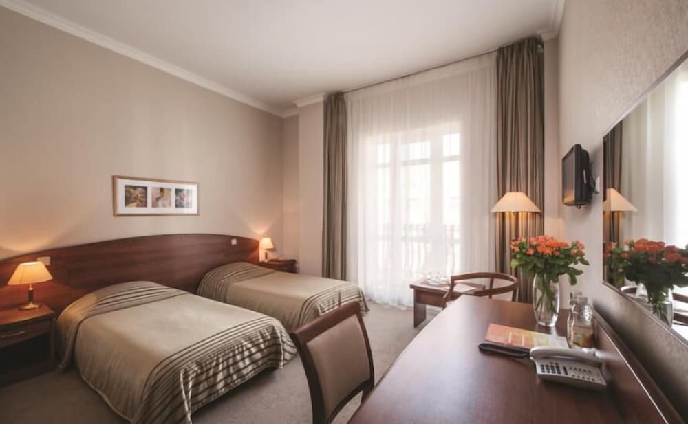 Standard Twin Room, Balcony photo 1