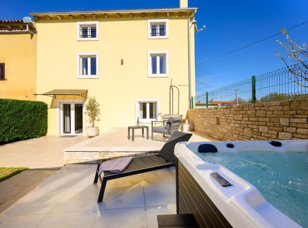 House (Three bedroom villa)