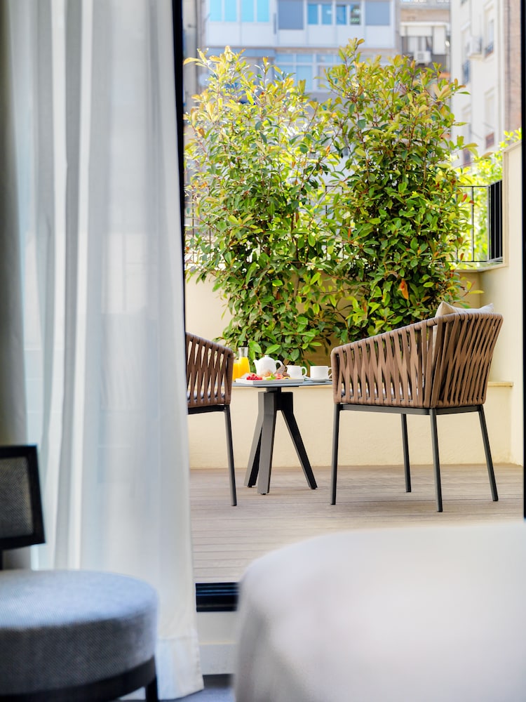 Grand Deluxe Terrace
