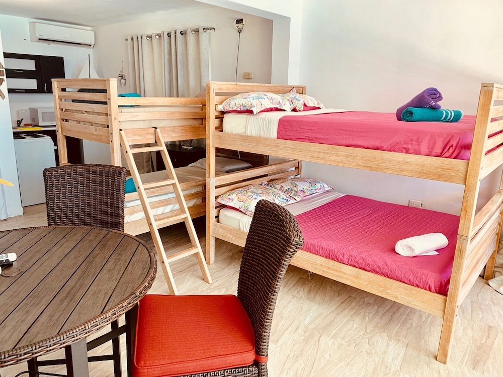 VA 102b Deluxe Ocean View Suite, 1 Full/Full & 1 Twin/Twin Size Bunk Beds,  Ocean Front Property photo 2
