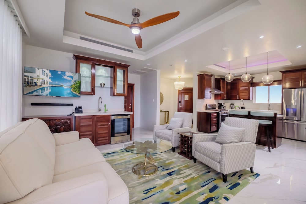 Luxury Condo, 2 Bedrooms, Ocean View photo 1