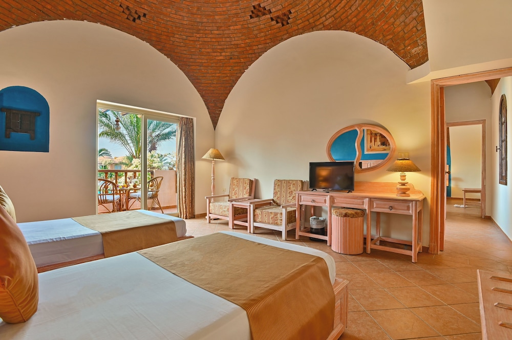 Standard Double or Twin Room, Garden View - Photo 4