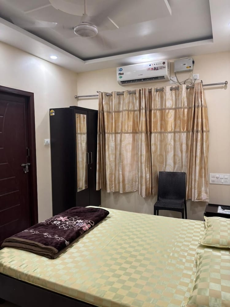 Deluxe Room - Photo 5