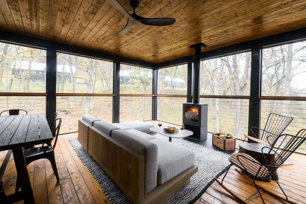 Cottage, Multiple Beds (Hillside)